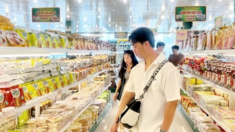 Đặc sản trở thành gói quà ghi dấu cho điểm đến