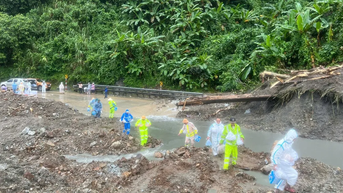 Cuộc sống của tài xế bị cô lập trên đèo Lò Xo: Hứng nước mưa để sinh hoạt