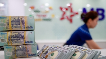 Lãi suất ngân hàng hôm nay 29/10/2025: Dồn dập cộng thêm lãi suất cho người gửi tiền