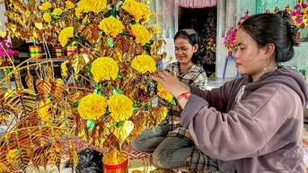 Giữ nghề làm hoa giấy dâng chùa - Nét đẹp mùa Kathina