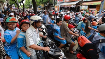 Trường học TP.HCM phải khắc phục ùn tắc giao thông cổng trường