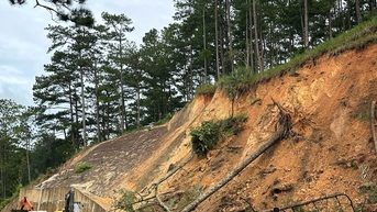 Khẩn trương khắc phục sạt lở, đảm bảo lưu thông trên đèo Dran