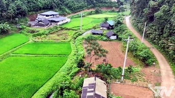 Người dân Khuổi Tạo mong sớm được sử dụng điện lưới quốc gia