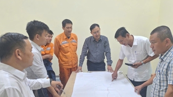 Điện lực Đà Nẵng nỗ lực khôi phục cấp điện tại các khu vực sạt lở