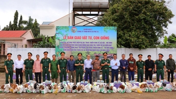 Công ty TNHH MTV Cà phê 15 trao con giống tặng hộ nghèo