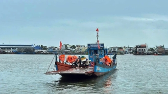 Dừng hoạt động bến phà Tam Hải - Tam Quang do sóng to, gió lớn