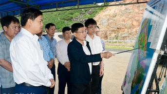 Phối hợp giải phóng mặt bằng, bảo đảm triển khai các dự án trọng điểm đúng tiến độ