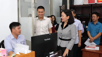 Đẩy mạnh hỗ trợ người dân thực hiện giao dịch trực tuyến