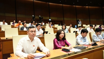 ĐBQH kiến nghị hoàn thiện chính quyền địa phương 2 cấp, cải thiện tiền lương, thu nhập cán bộ