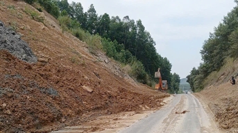 Khởi công sửa chữa khẩn cấp đường tỉnh 294B sạt lở do mưa bão