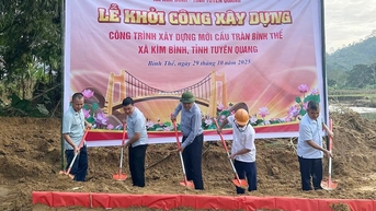 Khởi công xây dựng cầu tràn Bình Thể, xã Kim Bình