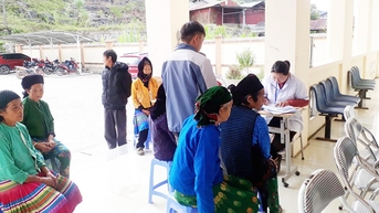 Hơn 1.000 người cao tuổi xã Khâu Vai được khám, cấp thuốc miễn phí