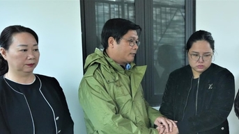 Lãnh đạo thành phố Huế: Thăm hỏi, động viên gia đình có trẻ tử vong giữa vùng lũ