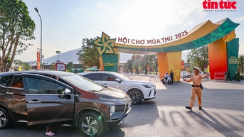 Công an Hà Nội bảo đảm an toàn giao thông cho Hội chợ Mùa Thu 2025