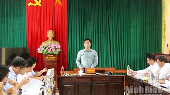 Đồng chí Phó Chủ tịch UBND tỉnh Trần Anh Dũng làm việc với Văn phòng Điều phối nông thôn mới tỉnh