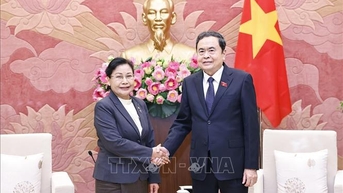 ប្រធាន​រដ្ឋសភា ទទួល​ប្រធាន​តុលាការ​ប្រជាជន​កំពូល​ឡាវ