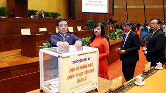 បែង​ចែក​ជា​៣​ដំណាក់កាល​ដោយ​មាន​ថវិកា​សរុប​៤២៨​ពាន់​លាន​ដុង​សម្រាប់​ជួយ​ប្រជាជន​ដែល​រងគ្រោះ​ដោយ​ទឹកជំនន់