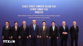 Chủ tịch nước Lương Cường dự tiệc tối chào mừng các nhà lãnh đạo APEC