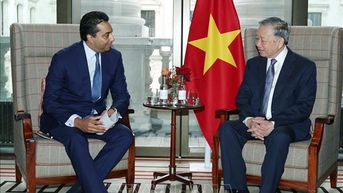 Tổng Bí thư tiếp Tổng giám đốc kiêm Giám đốc Khối Khách hàng Doanh nghiệp và Đầu tư, Ngân hàng Standard Charter