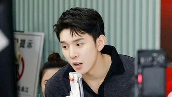 Trung Quốc siết chặt livestream: Kiểm soát quyên góp, yêu cầu chứng chỉ hành nghề