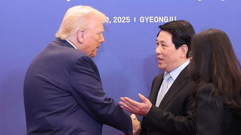 Chủ tịch nước Lương Cường gặp Tổng thống Hoa Kỳ Donald Trump và lãnh đạo cấp cao một số thành viên APEC