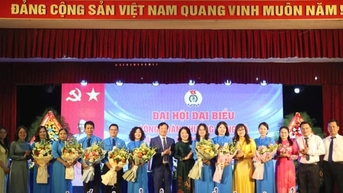 Xây dựng đội ngũ cán bộ công đoàn phường Hồng Hà có tư duy đổi mới