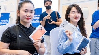 iPhone 17 Pro Max នៅតែមានតម្លៃ 8 លានដុង