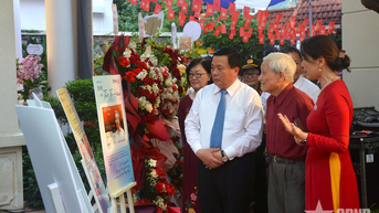 សារមន្ទីរ To Huu រៀបចំខួបលើកទី 105 នៃកំណើតរបស់កវី To Huu