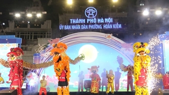 ពិធីបុណ្យពាក់កណ្តាលសរទរដូវដ៏រំភើបនៅក្នុងត្រីមាសចាស់ - "Full Moon Festival Night 2025"