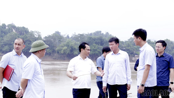 Thường trực Tỉnh uỷ chỉ đạo Đảng uỷ UBND tỉnh đề xuất phương án giải quyết tình trạng ngập, úng khu vực ven sông Hồng trước ngày 10/10