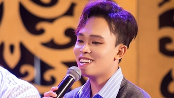 Ho Van Cuong ត្រឡប់​មក​ឆាក​ជាមួយ Nhu Quynh ដោយ​បង្ហើប​ថា​គាត់​មាន​ផ្ទះ​នៅ​អាយុ ២២ ឆ្នាំ