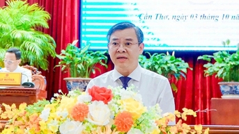 Ông Trương Cảnh Tuyên giữ chức Chủ tịch UBND TP Cần Thơ