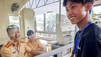 ប្រជាពលរដ្ឋ​ត្រូវ​ដឹង​ច្បាស់​ពី​ថ្លៃ​សេវា​ពេល​ប្រឡង​យក​ប័ណ្ណ​បើកបរ​រថយន្ត និង​ម៉ូតូ។