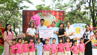 សាលាមត្តេយ្យបឹងសែន៖ រៀបចំពិធីបុណ្យពាក់កណ្តាលរដូវស្លឹកឈើជ្រុះដល់កុមារនៅតំបន់រងគ្រោះដោយទឹកជំនន់ និងសិស្សដែលមានជំងឺធ្ងន់ធ្ងរ