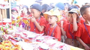 កុមារ Lang Son រីករាយជាមួយពិធីបុណ្យពាក់កណ្តាលរដូវស្លឹកឈើជ្រុះ