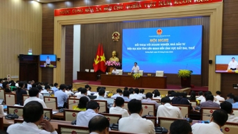 Quang Ngai ជួបជាមួយធុរកិច្ច និងផ្តល់កិត្តិយសដល់សហគ្រិននាថ្ងៃទី ១០ តុលា
