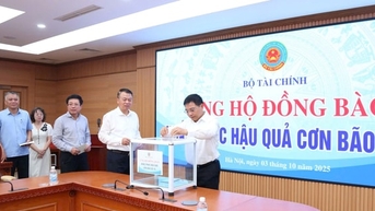 Bộ Tài chính quyên góp hỗ trợ đồng bào khắc phục hậu quả cơn bão số 10