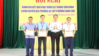 Phường Nam Sơn khen thưởng 17 tập thể, cá nhân có thành tích trong vận hành chính quyền địa phương 2 cấp