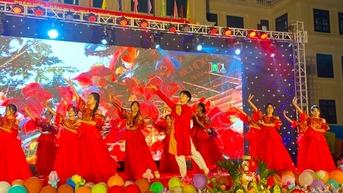 Thiếu nhi ngoại thành Hà Nội rộn ràng đón Trung thu