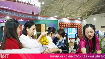 Nhiều đặc sản Hà Tĩnh “cháy hàng” tại Hội chợ mùa Thu