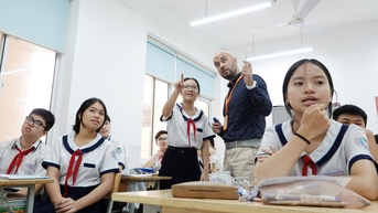 Tiếng Anh thành ngôn ngữ thứ hai trong trường học: Bài toán khó nhất là giáo viên