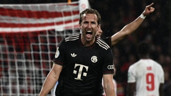 Harry Kane thăng hoa, Bayern Munich ngược dòng ấn tượng