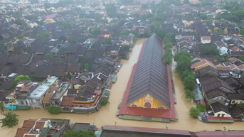 Lũ chồng lũ, khó khăn chồng chất