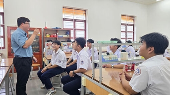 Tôn vinh những tấm gương tiêu biểu