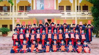 Bài viết cảm động của học sinh lớp 6 dành cho cô giáo: “Cô ở đây, không còn sợ nữa!”