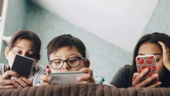 Đại biểu Quốc hội cảnh báo trẻ "nghiện” mạng ảo, mê tổng tài