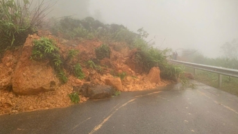 Đèo Đại Ninh tại Lâm Đồng tiếp tục sạt lở, giao thông tê liệt