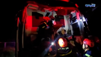 Đà Nẵng giải cứu 05 người mắc kẹt trong xe khách gặp nạn