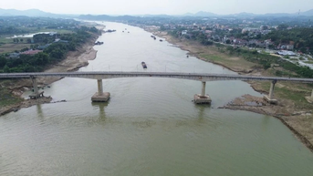 Tạm dừng lưu thông trên cầu Sông Lô địa bàn xã Đoan Hùng, Phú Thọ