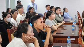 Lễ khai giảng đặc biệt của một trường nghề, chỉ vỏn vẹn có 41 học viên